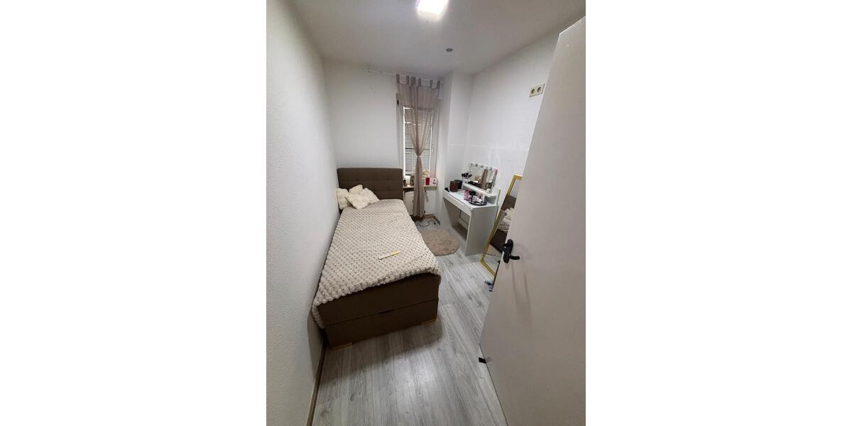 Etagenwohnung Wuppertal Unterbarmen - 5 Zimmer, 100 m&sup2;, 1.050&euro; | Angebot:26428156
