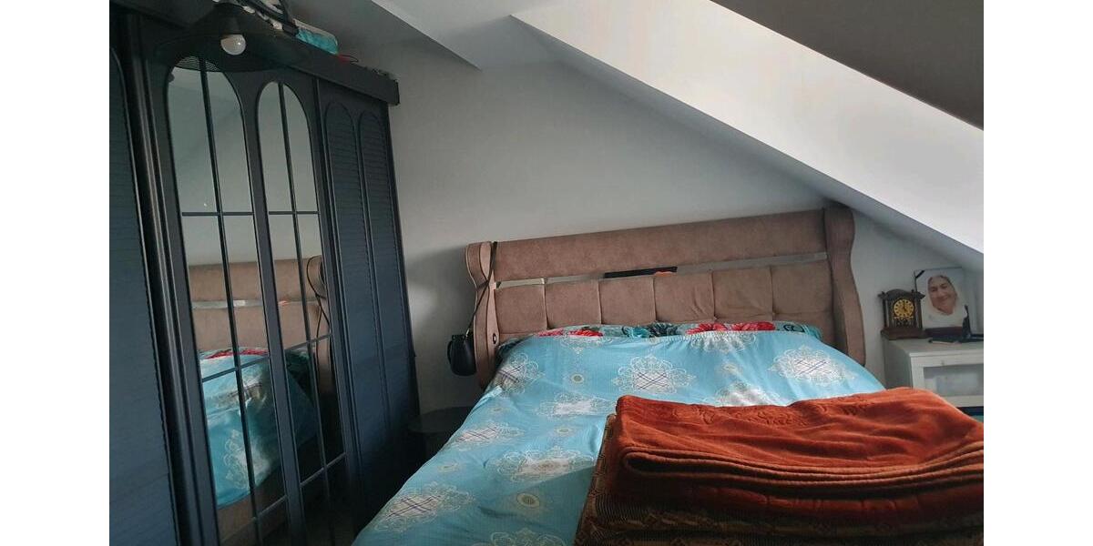 3 12 Zimmer Wohnung im DG in Mülheim Styrum 3.5 zimmer