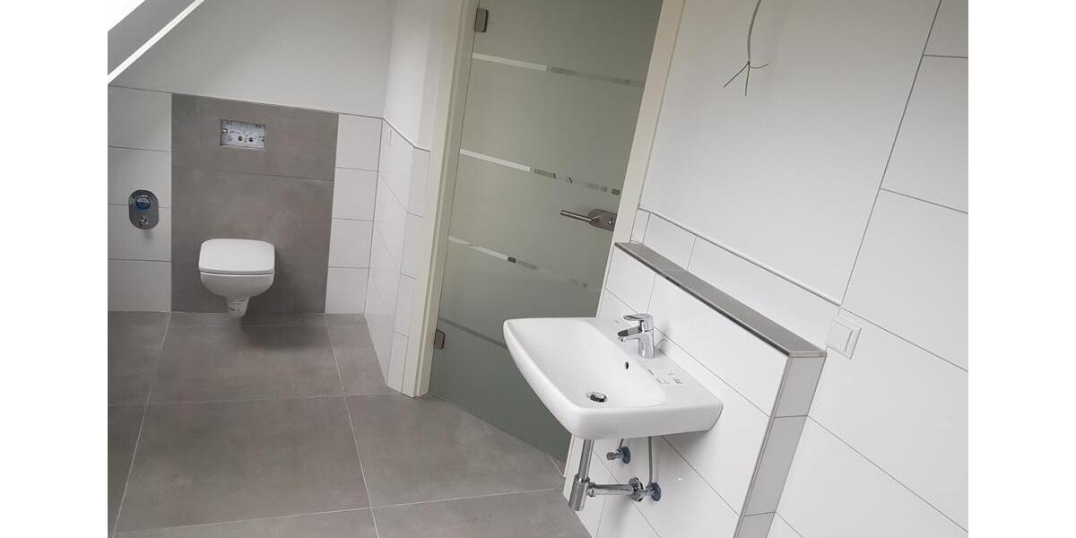 Dachgeschoßwohnung Oberhausen - 3.5 Zimmer, 96 m&sup2;, 930&euro; | Angebot:25753609