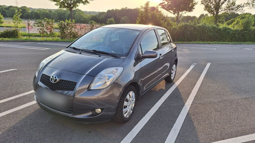 Toyota Yaris 199.527 km 2.400 € Ratingen 40885