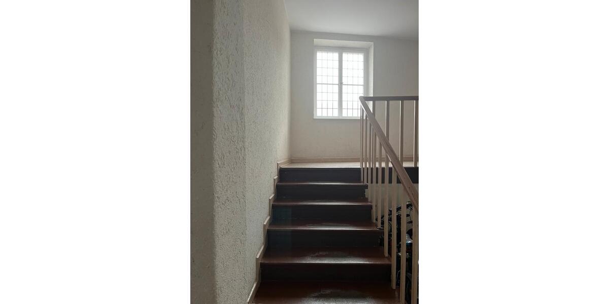 Zunächst Bewerberstopp! Biete helle 1 ZKB möbliert 1 zimmer