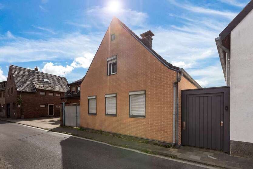 Haus zum Kaufen in Neuss 250.000 € 90 m²
