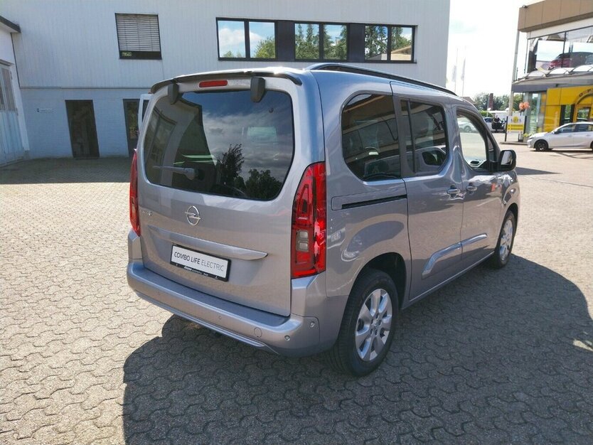 Opel Combo Life - e Ultimate 4.500 km 28.290 € HAAN 42781