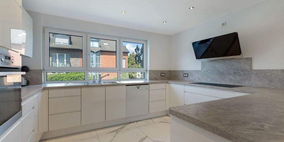 Einfamilienhaus Düsseldorf Lörick - 9 Zimmer, 178 m&sup2;, 1.200.000&euro; | Angebot:23950738