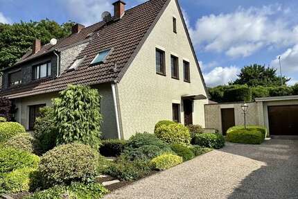 Haus zum Kaufen in Duisburg 379.000 € 149.24 m² 7 zimmer