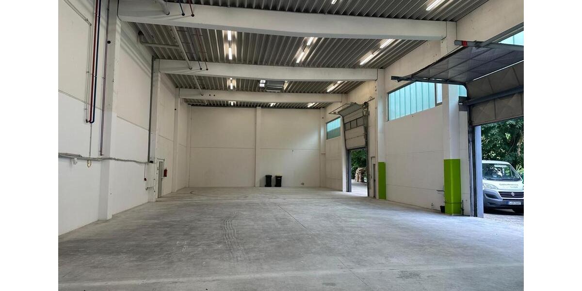 Lagerhalle in einer neuwertigen, kleinen Gewerbeimmobilie mit Glasfaseranschluss zimmer