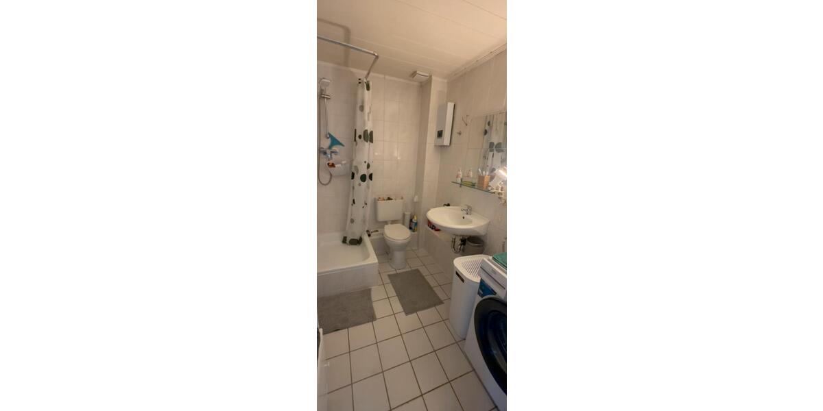 122qm ETW (72qm frei ab 1.5.26, 50qm vermietet) 4 zimmer