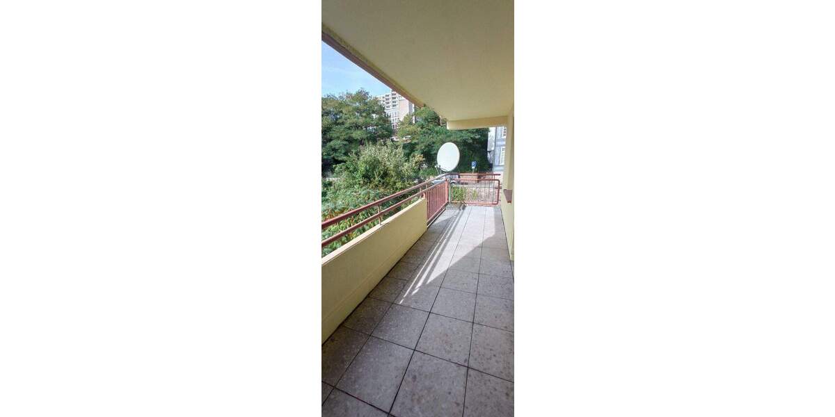 Ideal für Single ! In Citynähe und Bahnhofnähe, sanierte, chice 2 -Zi.- Wohnung mit Balkon in Barmen 2 zimmer