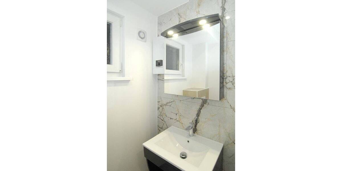 Düsseldorf-Unterrath: 3-Zimmer ETW mit Küche, Bad u. Flur ... plus 27 m² Nutzfläche im UG inkl. Gartennutzung ... Erstbezug nach Totalsanierung 3 zimmer