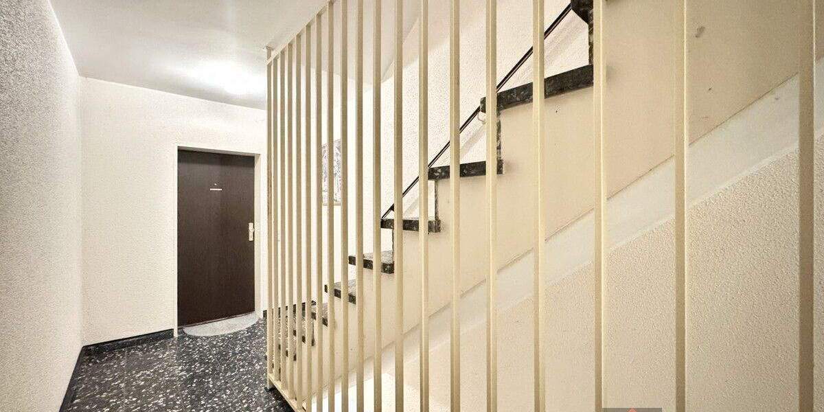 Sonnige Eigentumswohnung mit zwei Balkonen und großer Terrasse in Düsseldorf-Eller 3 zimmer