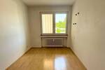 Attraktive Eigentumswohnung in Neuss Norf * leerstehend * gute Lage * Loggia * 4 Zimmer *