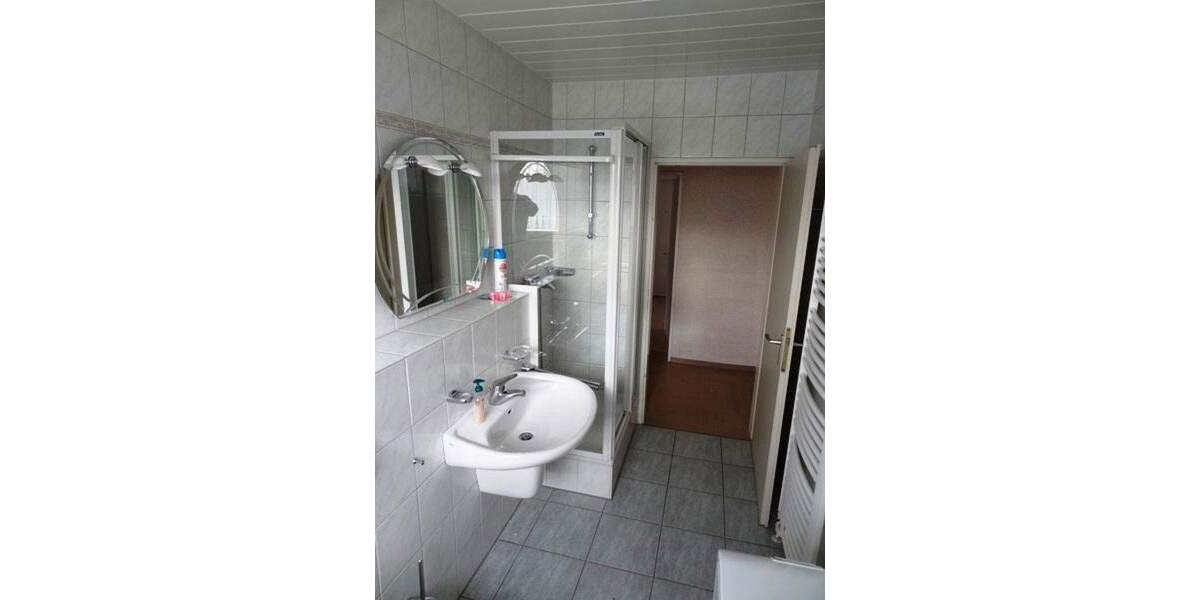 Etagenwohnung Leverkusen Wiesdorf - 4 Zimmer, 114 m&sup2;, 295.000&euro; | Angebot:25362347