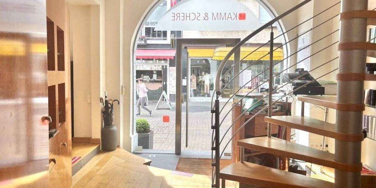 Repräsentatives Wohn- und Geschäftshaus aus der Gründerzeit in Krefeld-Uerdingen 1 zimmer