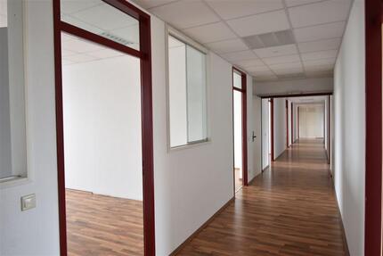 Ab dem 01.01.26! Gepflegte Gewerbeeinheit in Lierenfeld zimmer