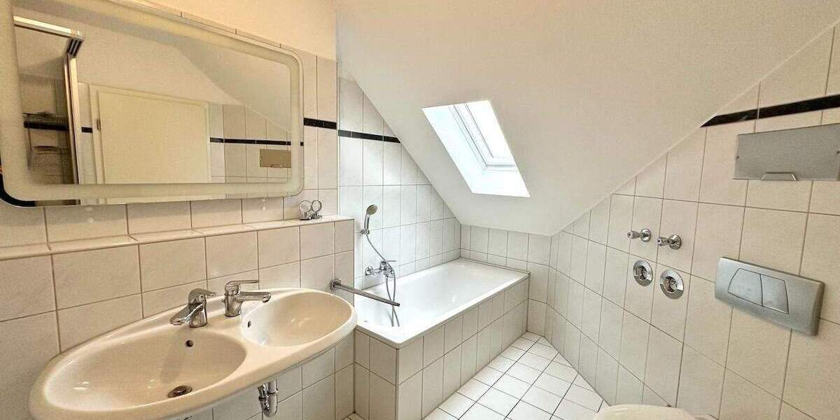 Etagenwohnung Neuss Uedesheim - 3 Zimmer, 94 m&sup2;, 319.000&euro; | Angebot:25736810