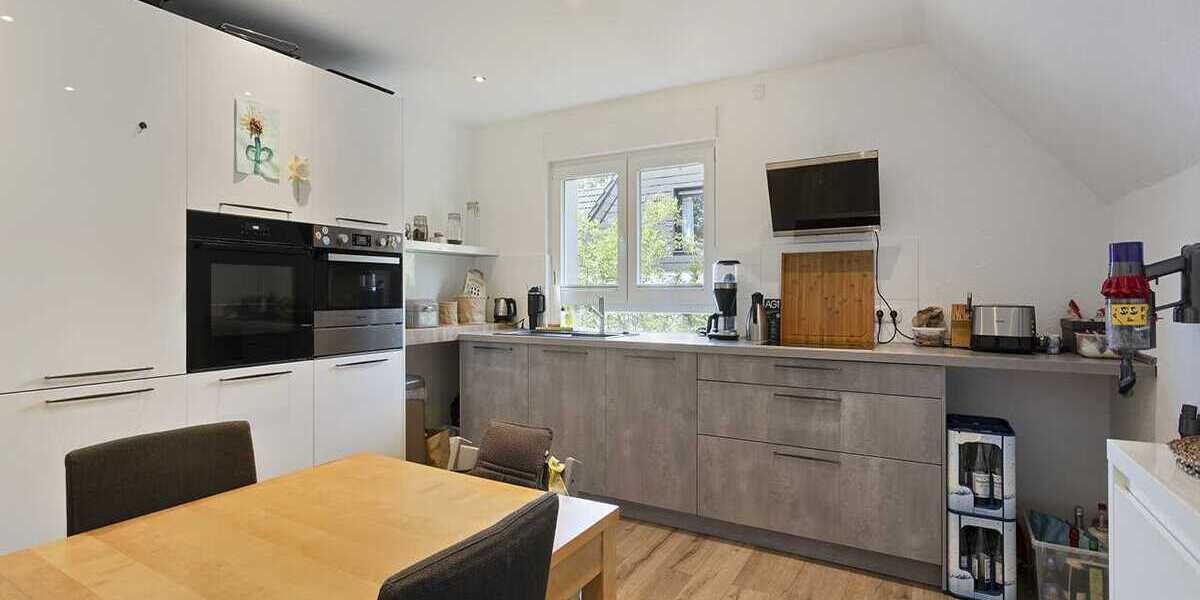 Vermietetes Zwei-Familien-Haus auf großem Grundstück in Ratingen-Hösel 1 zimmer