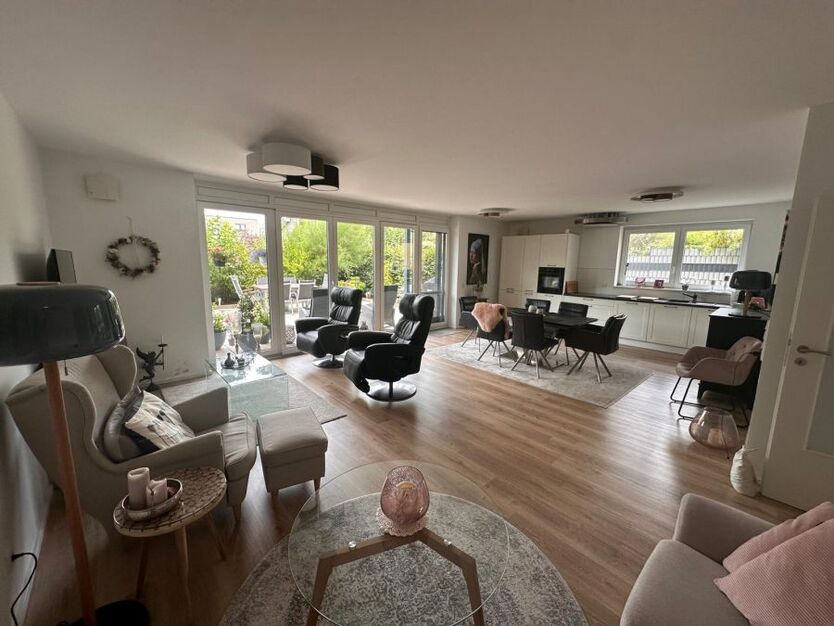3-Zimmer Wohnung mit Garten in Bergheim Erft, City, u. A.