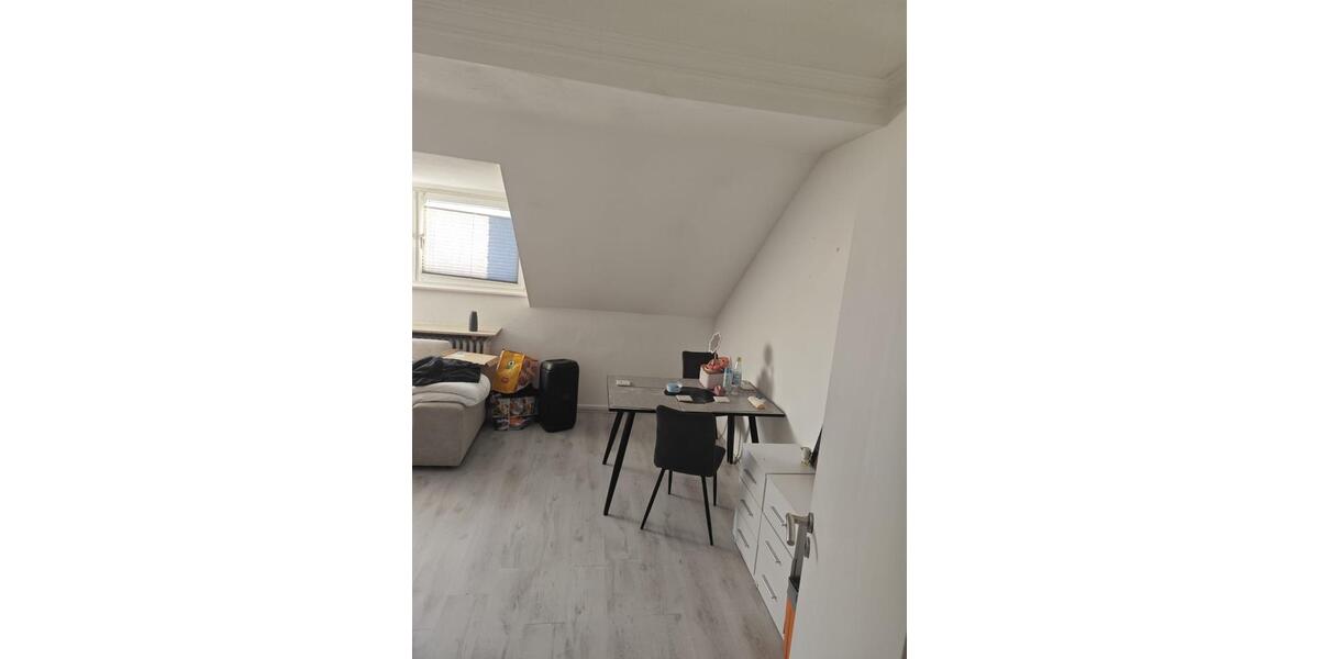 Dachgeschoßwohnung Mülheim an der Ruhr Broich - 3 Zimmer, 65 m&sup2;, 475&euro; | Angebot:25398259
