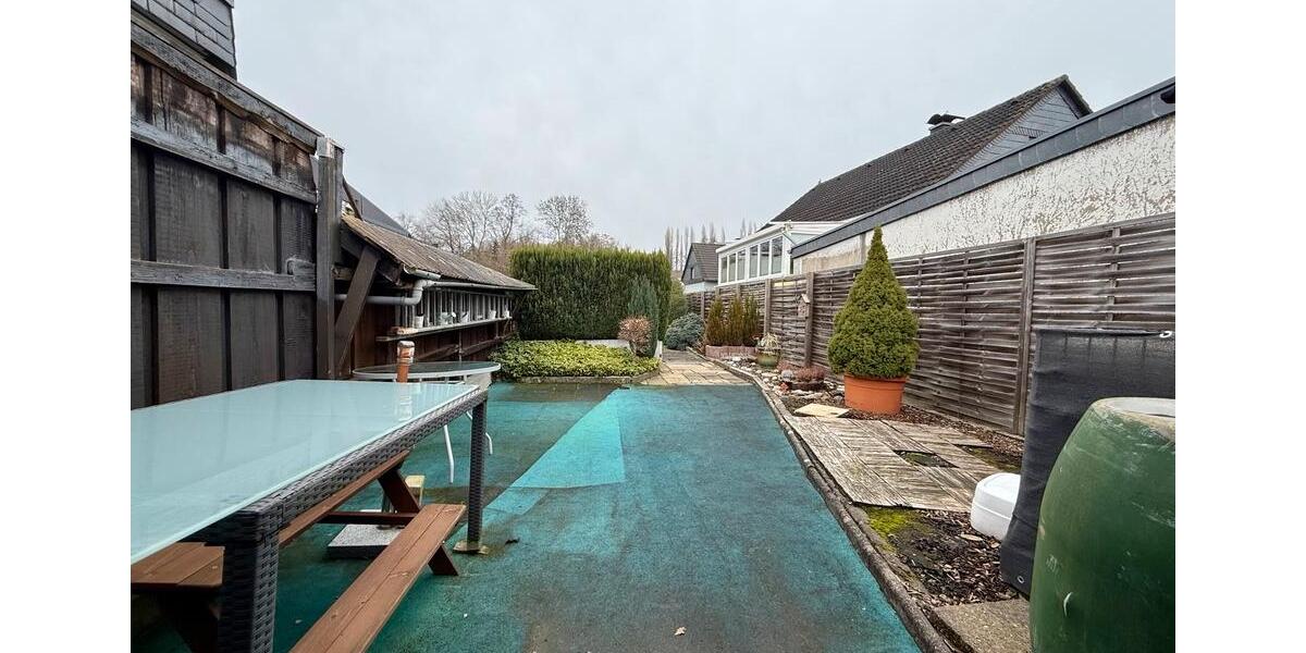 Liebevoll gepflegte bergische Doppelhaushälfte mit großem Garten 3 zimmer