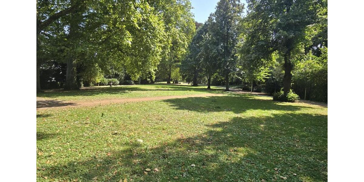 Altersgerechte EG Wohnung, eigene Garten Neuss City zu verkaufen 4 zimmer