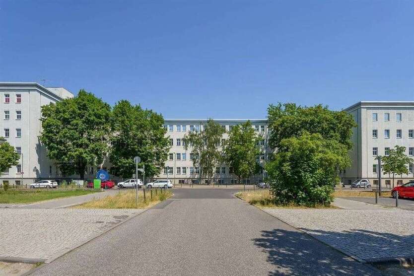 Büro in Berlin 5.041,79 € 423.68 m²