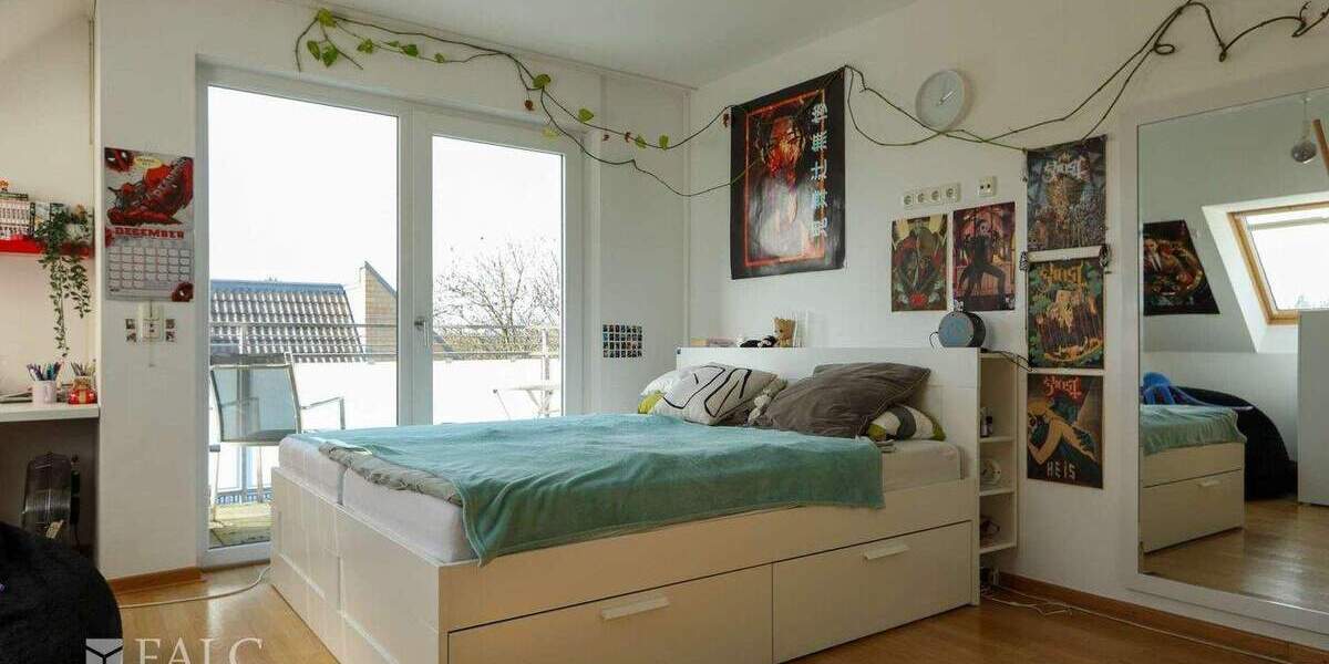 Etagenwohnung Grevenbroich Stadtmitte - 4 Zimmer, 110 m&sup2;, 349.000&euro; | Angebot:25696022