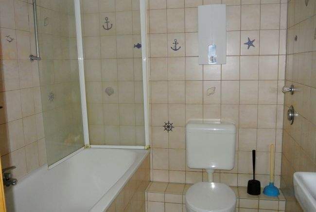 In einem Patrizierhaus mit hohen Decken befindet sich eine 4 Zimmer-Wohnung mit neuer Ausstattung für Altbauliebhaber**** 4 zimmer