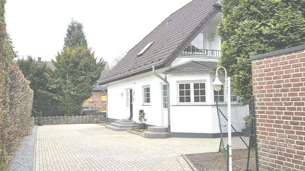 Haus zum Mieten in Mönchengladbach 2.950 € 284 m²