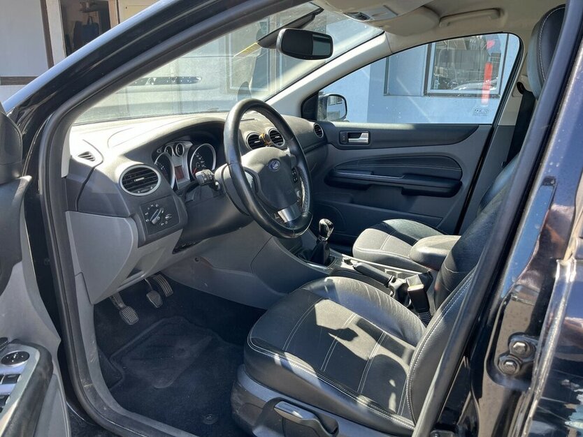 Ford Focus Titanium / LPG / Sitzheizung / Xenon / AHK 299.000 km 3.990 € Mönchengladbach 41066