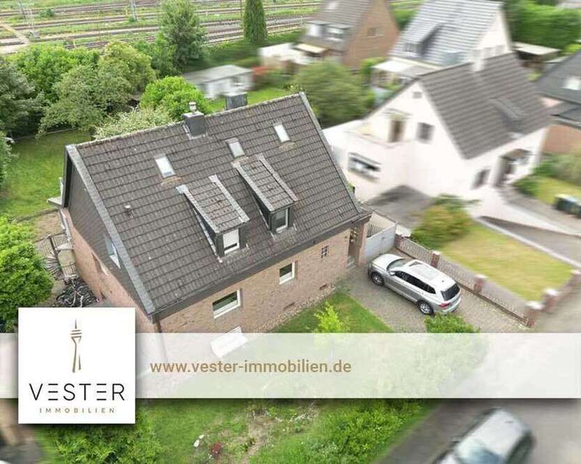Haus zum Kaufen in Düsseldorf 875.000 € 226 m²
