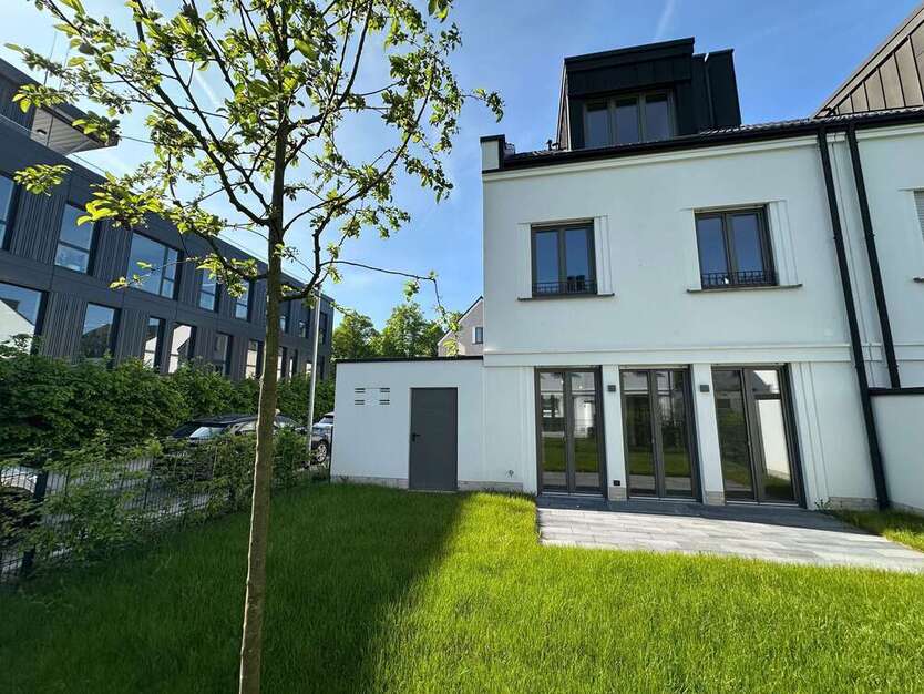 Haus zum Kaufen in Düsseldorf 2.299.000 € 174 m²