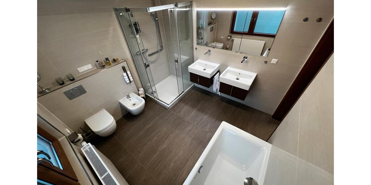 Luxuriöses Einfamilienhaus Garage Terasse klimatisiert Kamin 9 zimmer