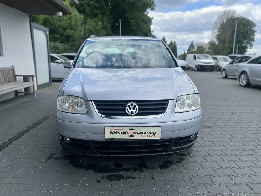 VW Touran Trendline / 7 Sitze / Kamera / Tempomat 249.000 km 3.900 € Mönchengladbach 41066