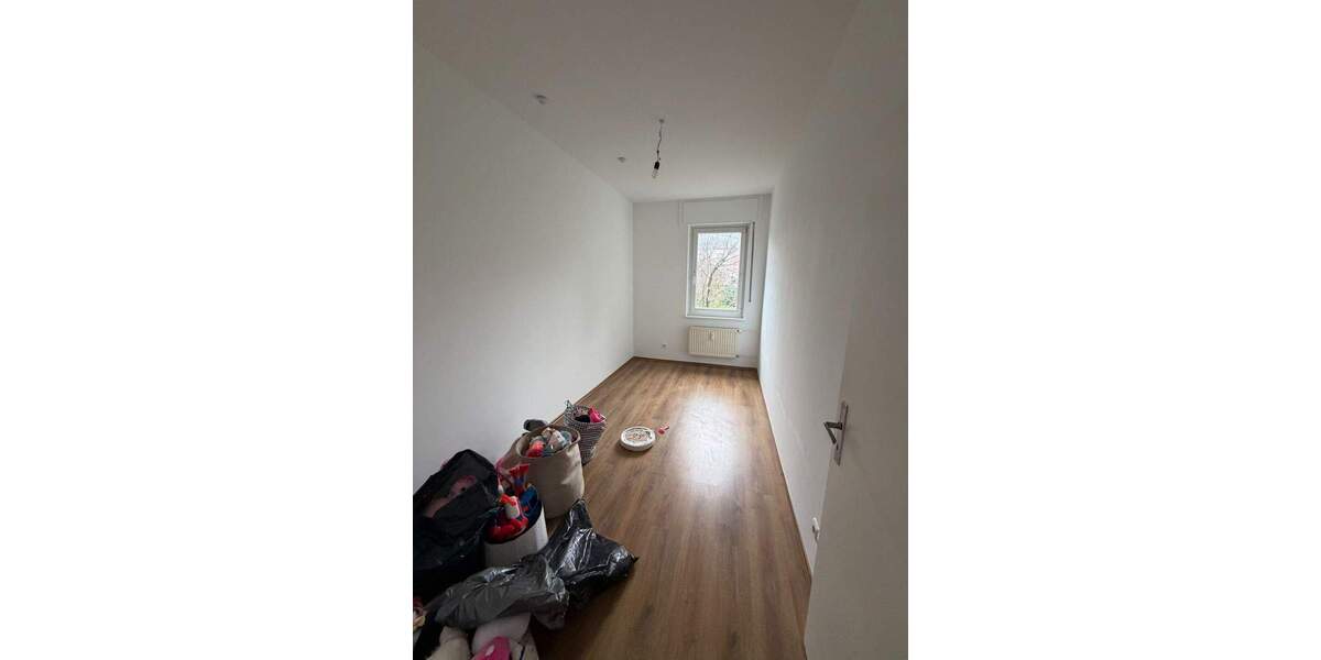 Etagenwohnung Duisburg Mittelmeiderich - 3 Zimmer, 61 m&sup2;, 500&euro; | Angebot:25736815