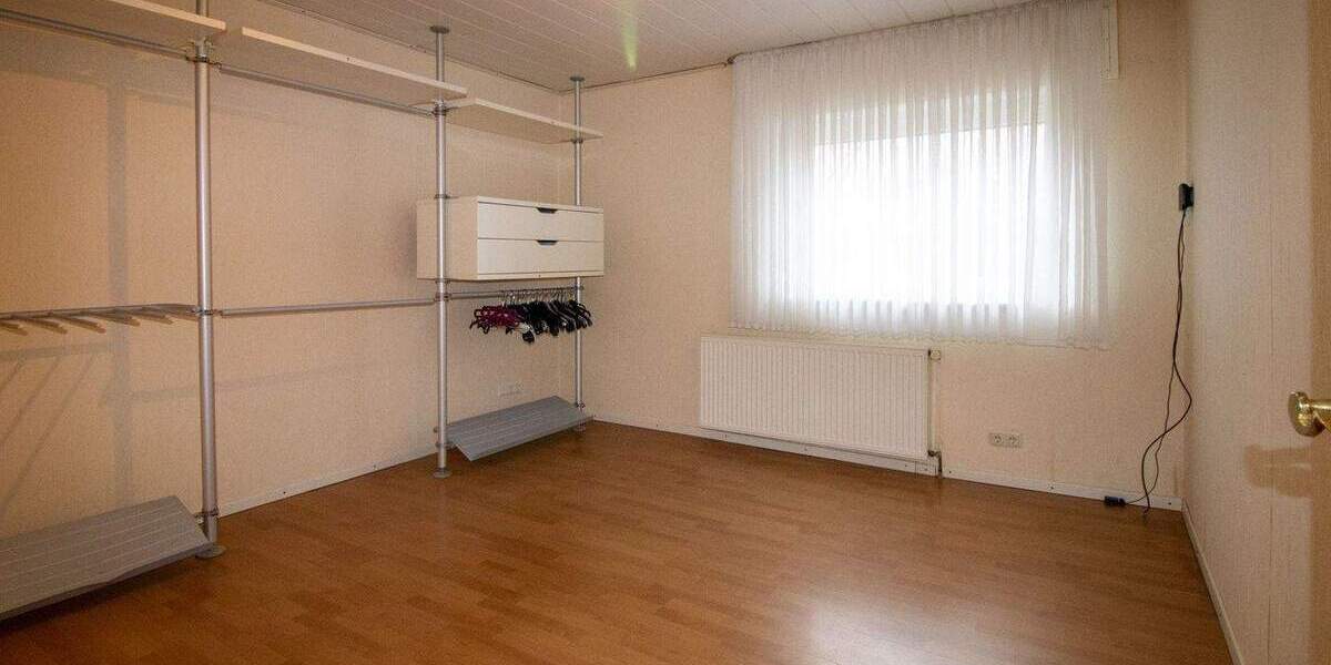 Etagenwohnung Grevenbroich Wevelinghoven - 3 Zimmer, 100 m&sup2;, 249.000&euro; | Angebot:25249703