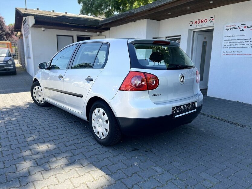 VW Golf Trendline / Klima / Schiebedach / ZV 185.000 km 2.490 € Mönchengladbach 41066