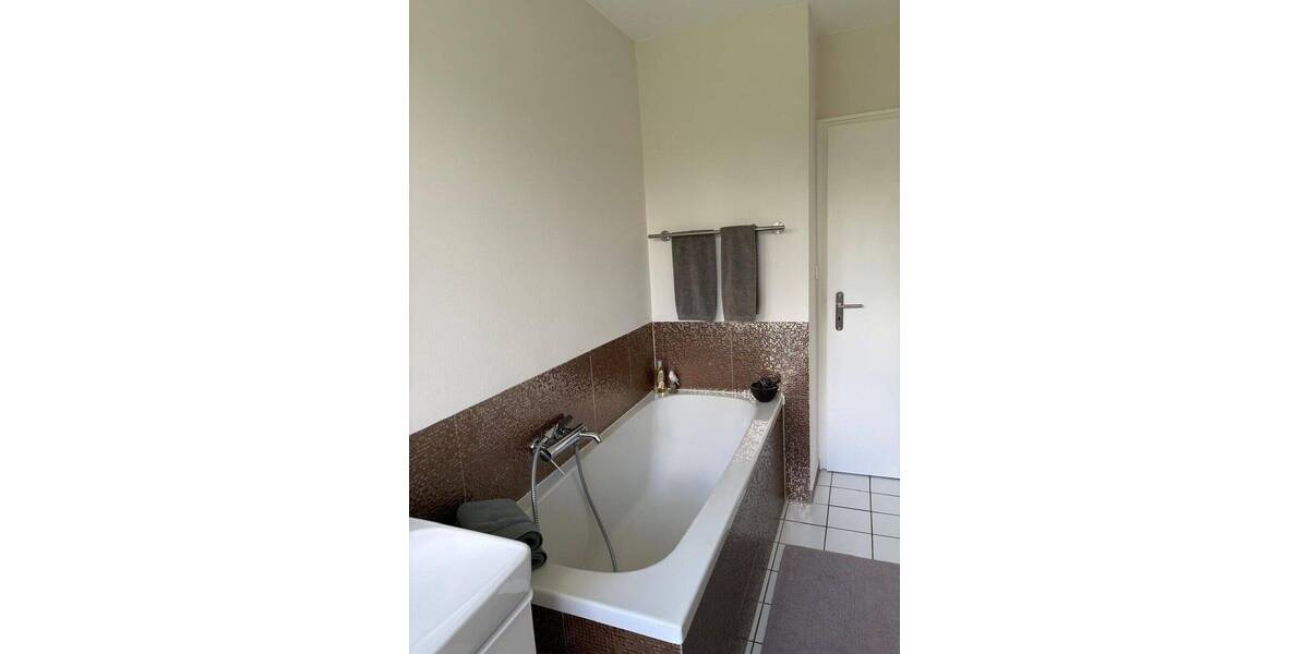 Etagenwohnung Meerbusch Büderich - 4 Zimmer, 148 m&sup2;, 1.880&euro; | Angebot:26852732