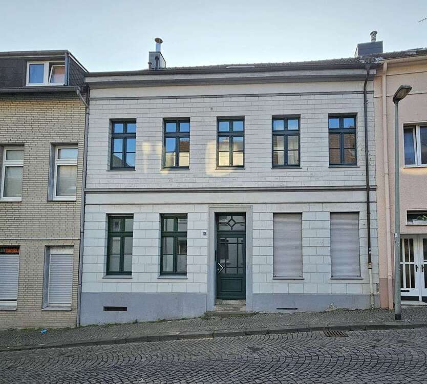 Haus zum Kaufen in Mönchengladbach 359.000 € 220 m²