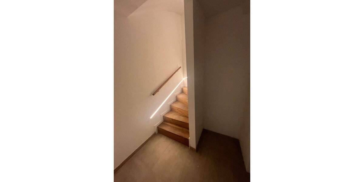 Investoren aufgepasst! Geräumige Doppelhaushälfte mit gehobener Innenausstattung in Meerbusch 6 zimmer