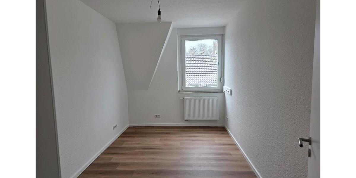 Dachgeschoßwohnung Mönchengladbach - 3 Zimmer, 92 m&sup2;, 1.176&euro; | Angebot:25646320
