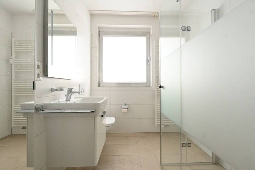 Teilvermietetes Mehrfamilienhaus mit Potenzial in bevorzugter Lage von Ddorf-Stockum 1 zimmer