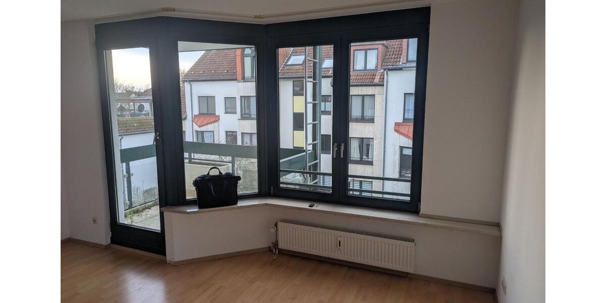 Helle 2-Zimmer-Wohnung mit Balkon & Tiefgarage im Grünen von DUS 2 zimmer