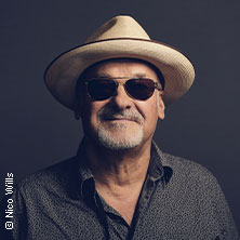 Paul Carrack & SWR Big Band / strings - The Swinging Christmas Show
