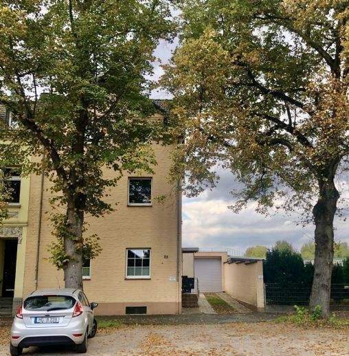 MG-Giesenkirchen - Teilmöblierte, gemütliche 2-Zimmer-DG-Wohnung für eine Einzelperson ab Mitte Februar zu mieten !! 2 zimmer