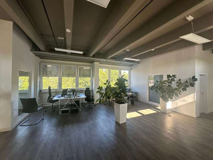 Büro in Düsseldorf 1.630 € 180 m²