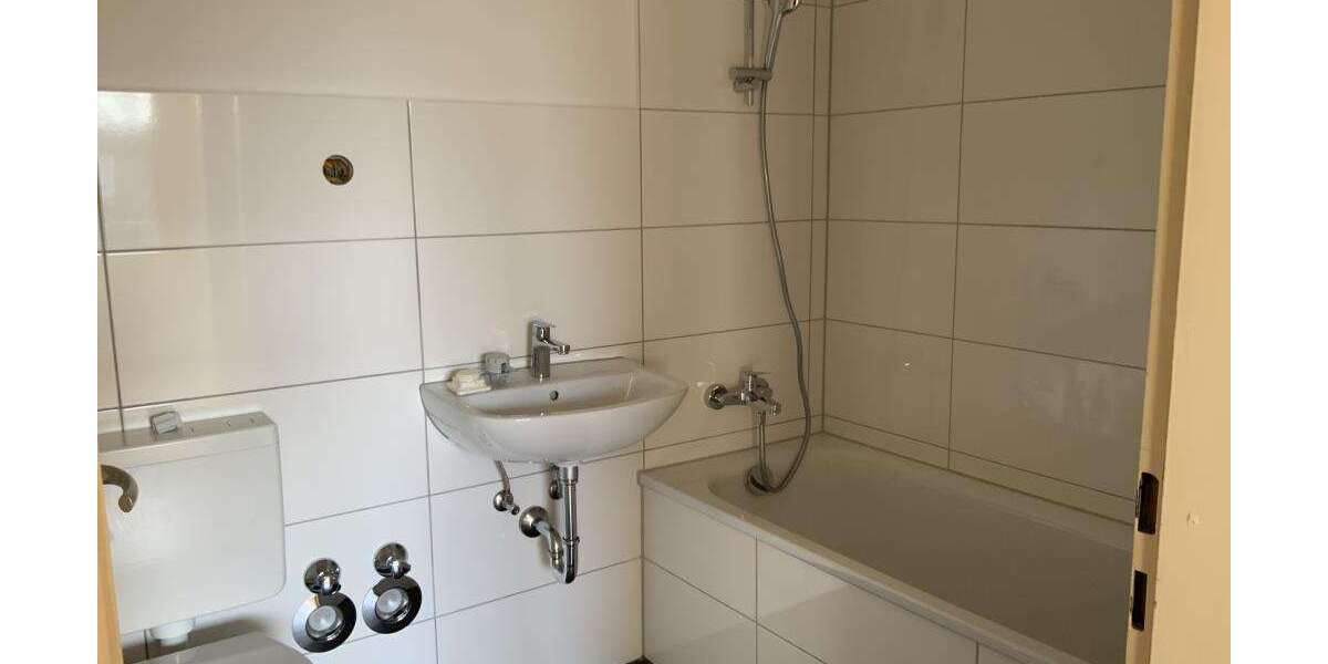 Etagenwohnung Monheim - 3 Zimmer, 75 m&sup2;, 819&euro; | Angebot:25659202