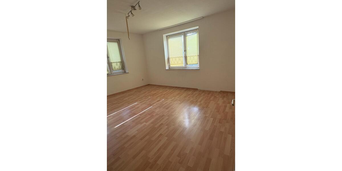 Etagenwohnung Mönchengladbach Ost - 3 Zimmer, 75 m&sup2;, 750&euro; | Angebot:25635943