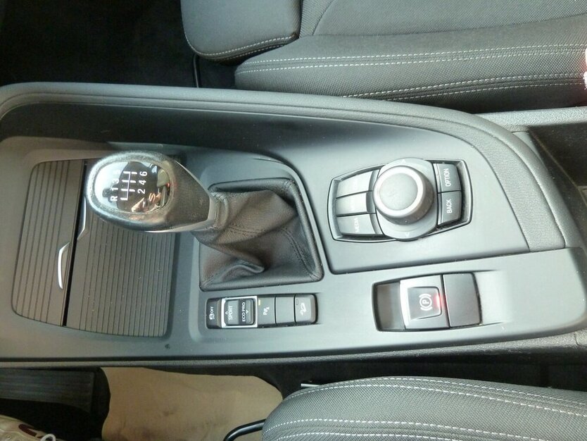 BMW X1 X drive18 D Avantage Sportsitzei AHK PDC DAB 188.000 km 16.800 € Ratingen 40885