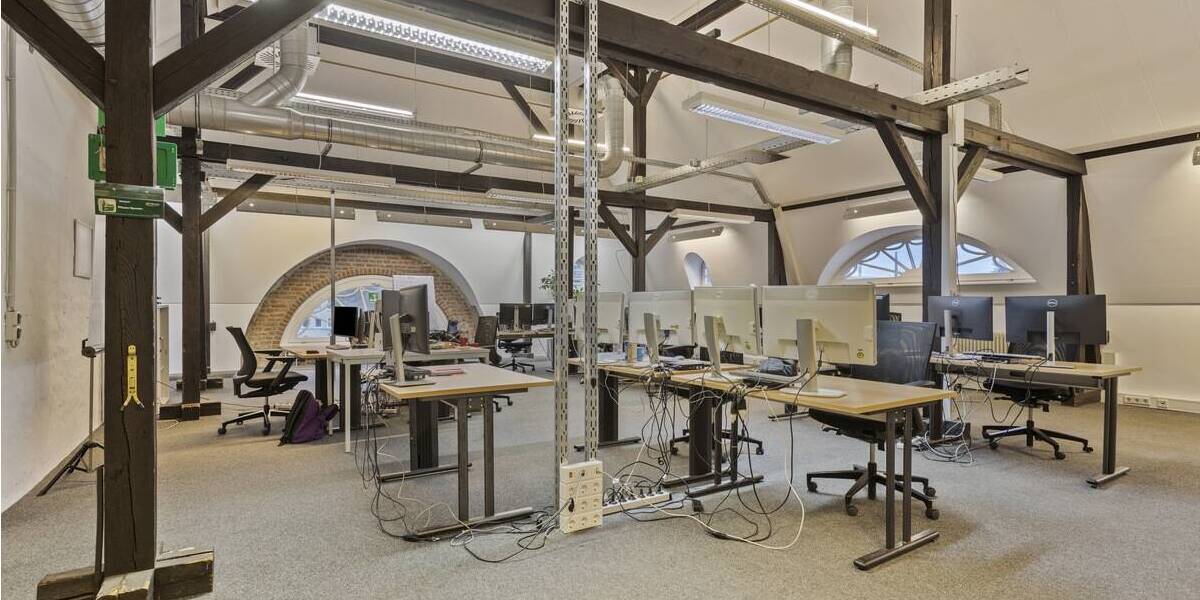 ATTRAKTIVE 204 m² GROßE BÜROFLÄCHE IN TRADITIONS-LIEGENSCHAFT 1 zimmer