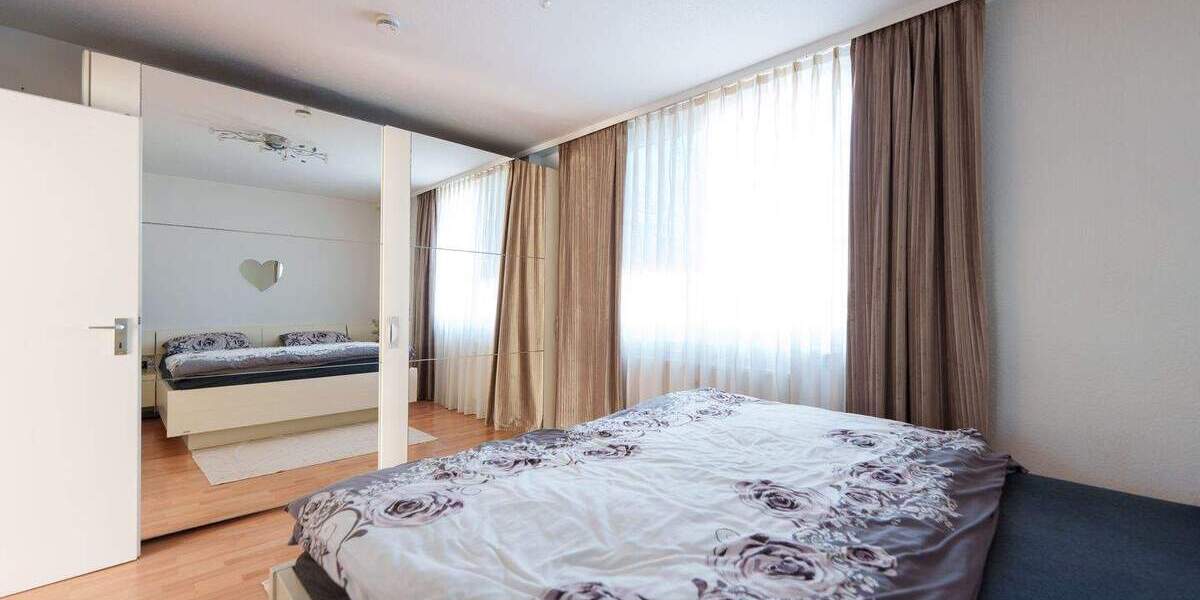 Etagenwohnung Neuss Innenstadt - 4 Zimmer, 80 m&sup2;, 209.000&euro; | Angebot:25736809